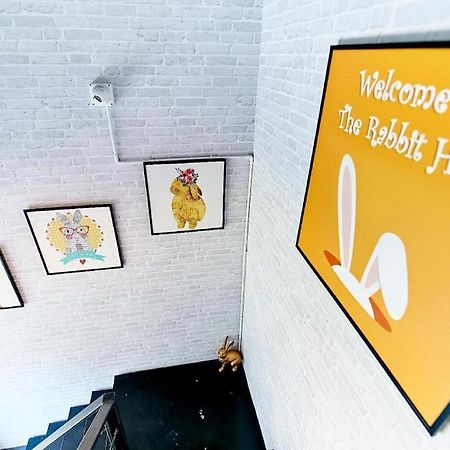 The Rabbit'S Hole Hostel Bangkok Kültér fotó