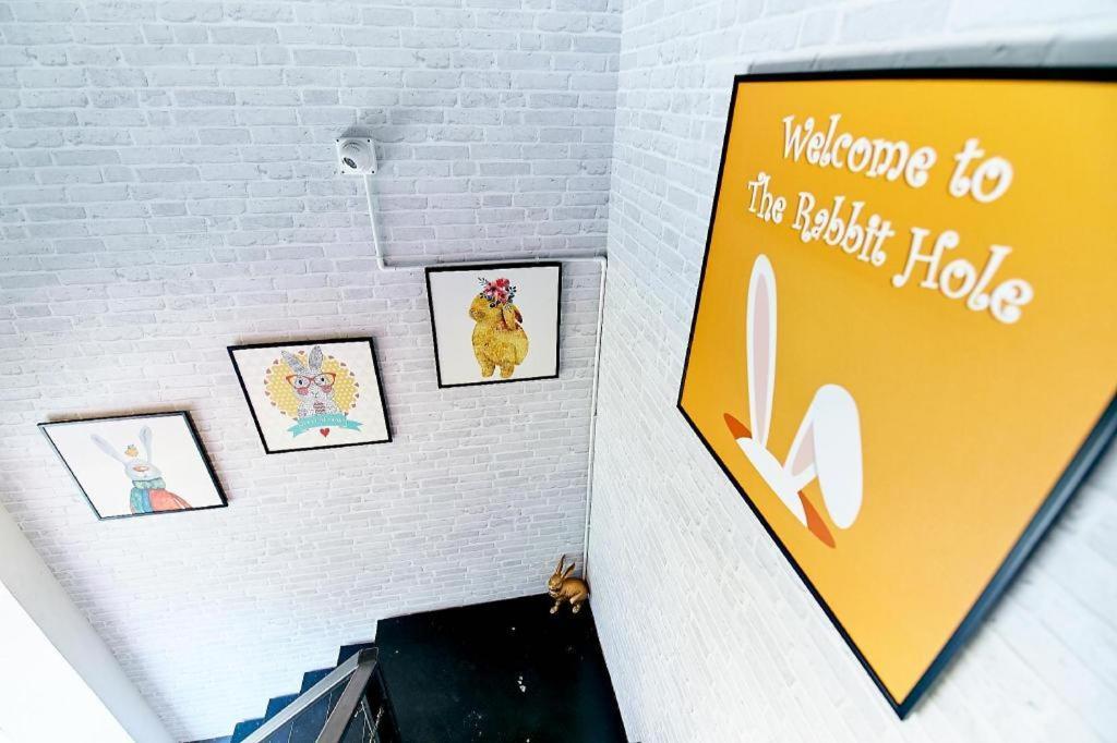 The Rabbit'S Hole Hostel Bangkok Kültér fotó