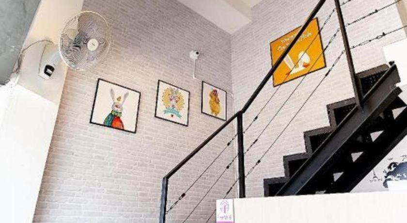 The Rabbit'S Hole Hostel Bangkok Kültér fotó